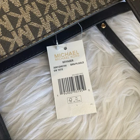 Last one✨Michael Kors large voyager shoulder tote bag - Picture 10 of 16